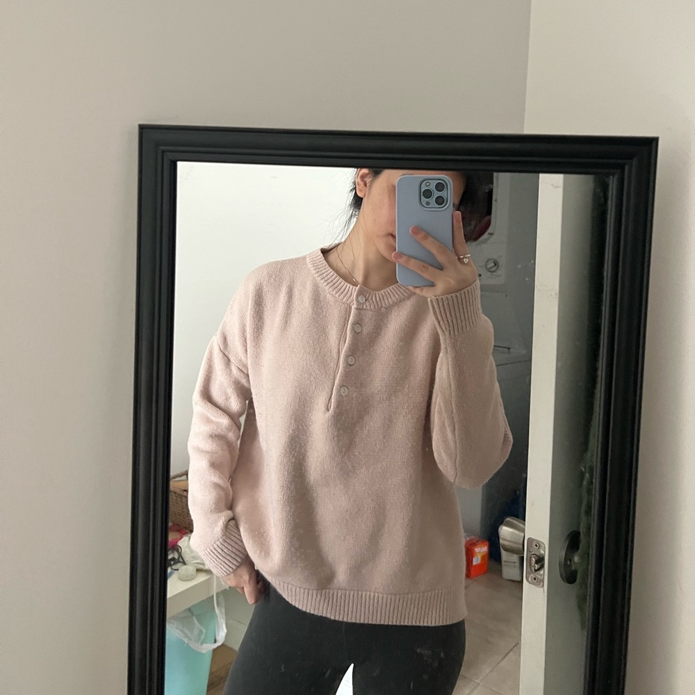 pink sweater